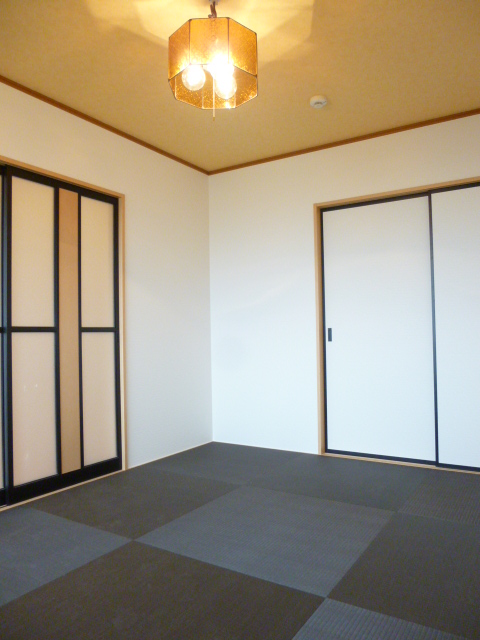 リノベーション物件☆北琴芝☆となりに便利なアレが建設中!の外観