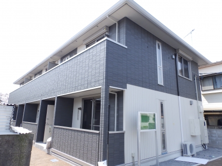 シャルム西本町 A棟の外観