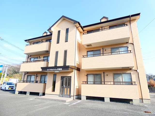 ロイヤルハイム宇部西の外観