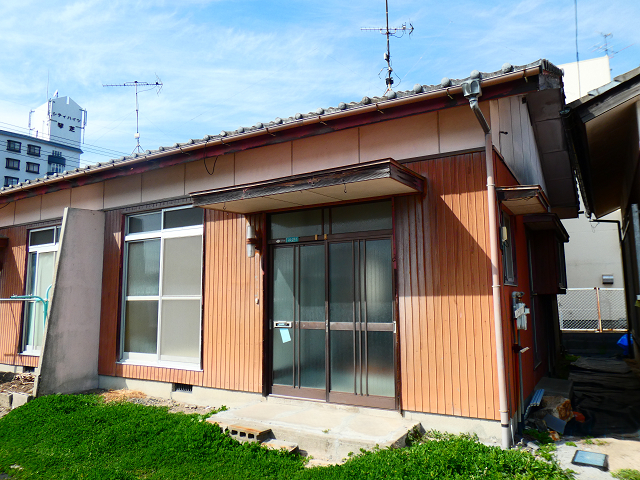 西梶返2丁目S貸家（長屋）の外観