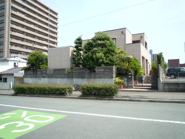 ★契約済★ 松山町一丁目 建物付駐車場の外観