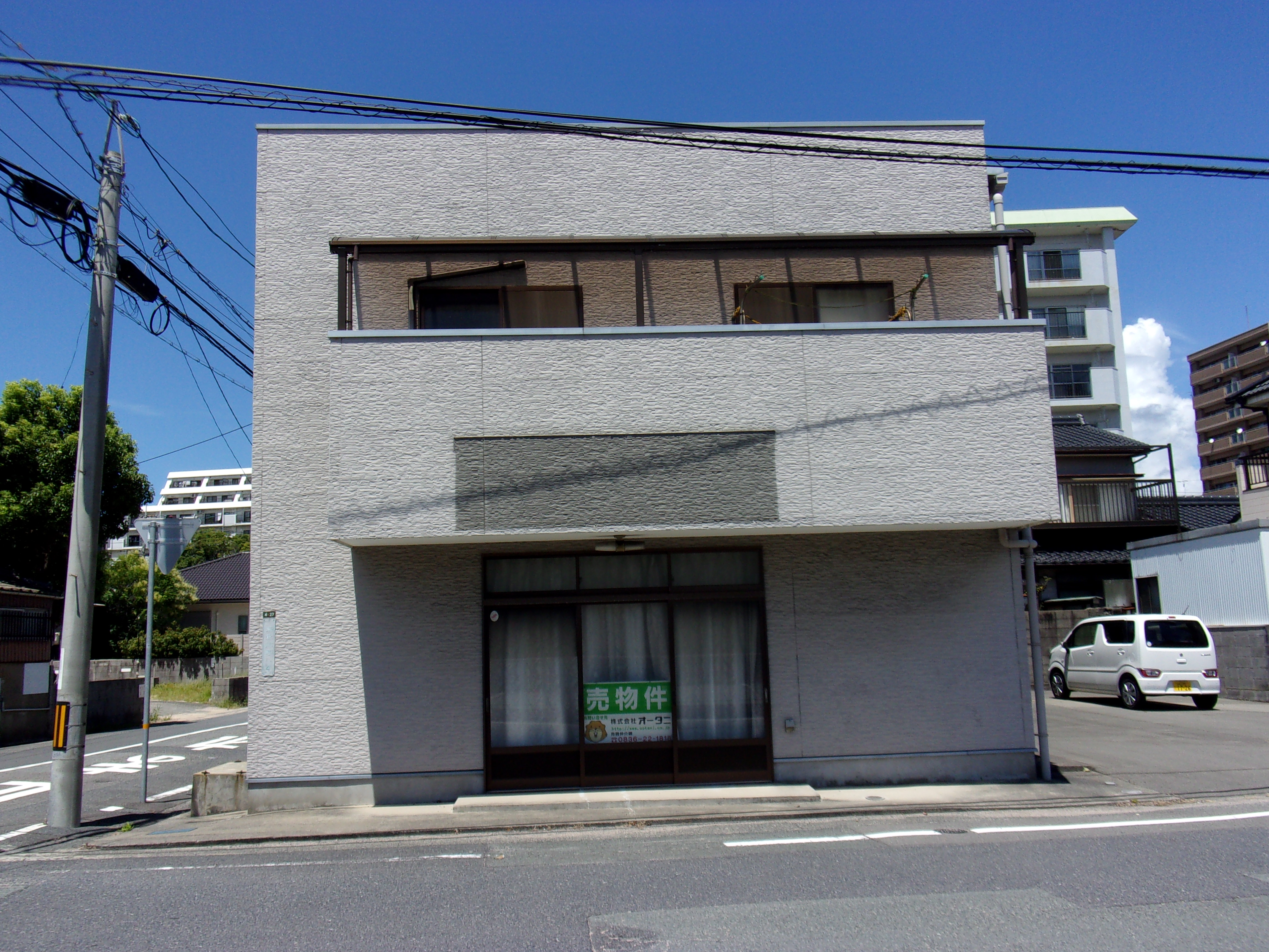 東新川町 店舗付き住居の外観