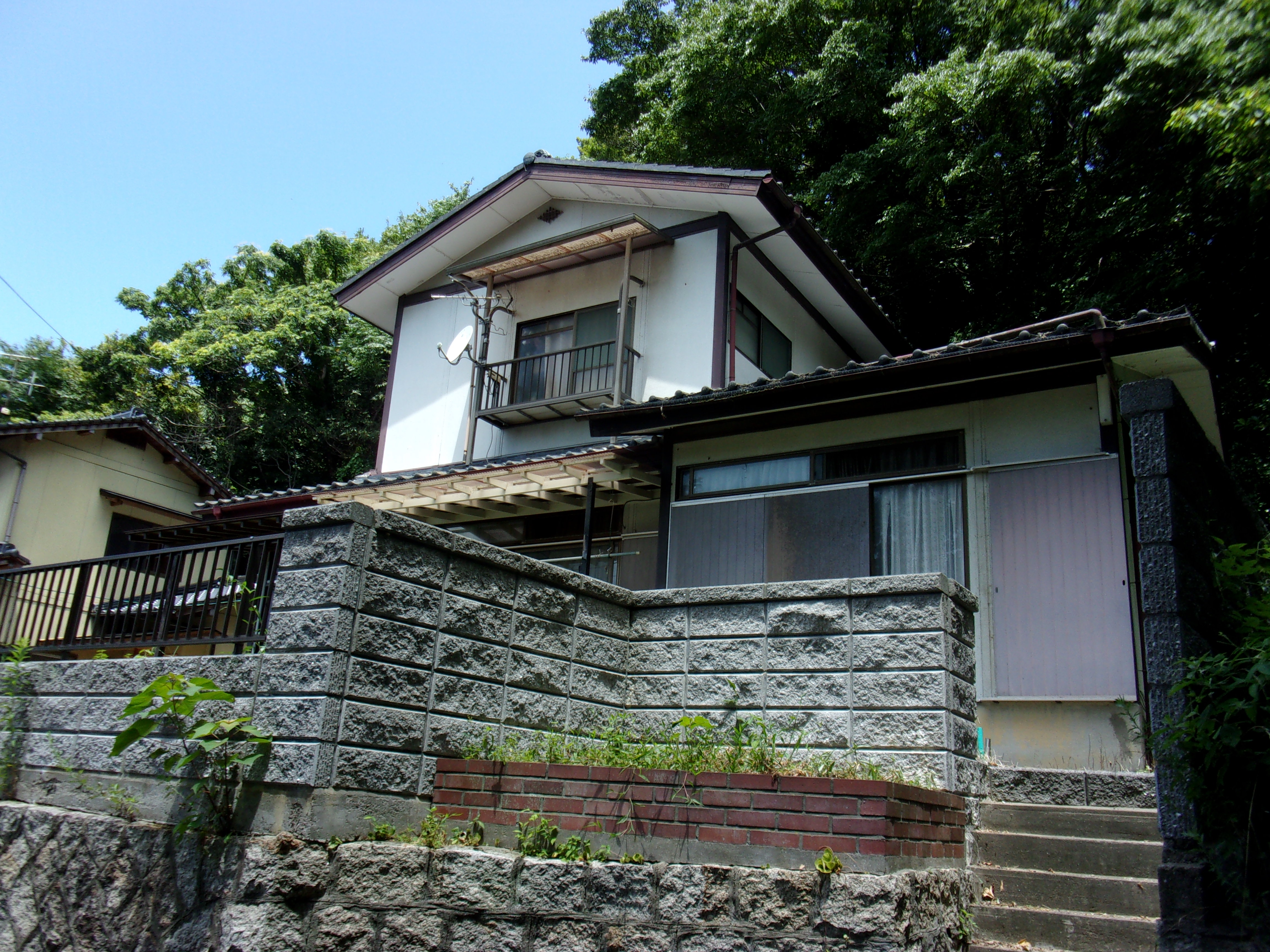 東須恵　売家の外観