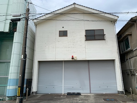 昭和町二丁目　共同住宅・車庫の外観