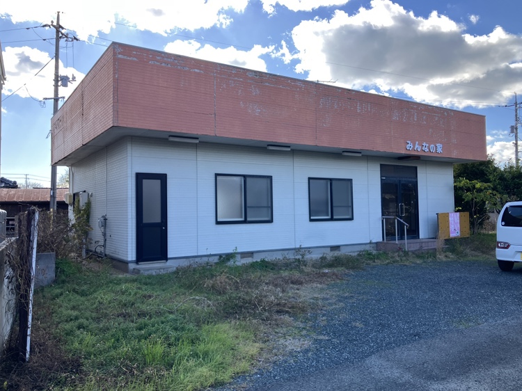 ◎事業用◎　沖宇部　売地　古家付現況渡しの外観