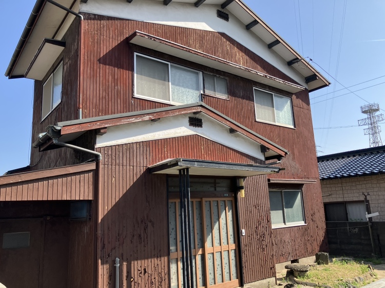 笹山町二丁目　売地　古家付現況渡しの外観