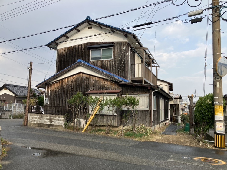 東芝中町　売地　古家付現況渡しの外観
