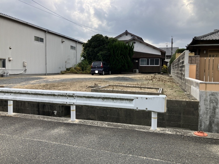 浜町二丁目　売地　古家付現況渡しの外観