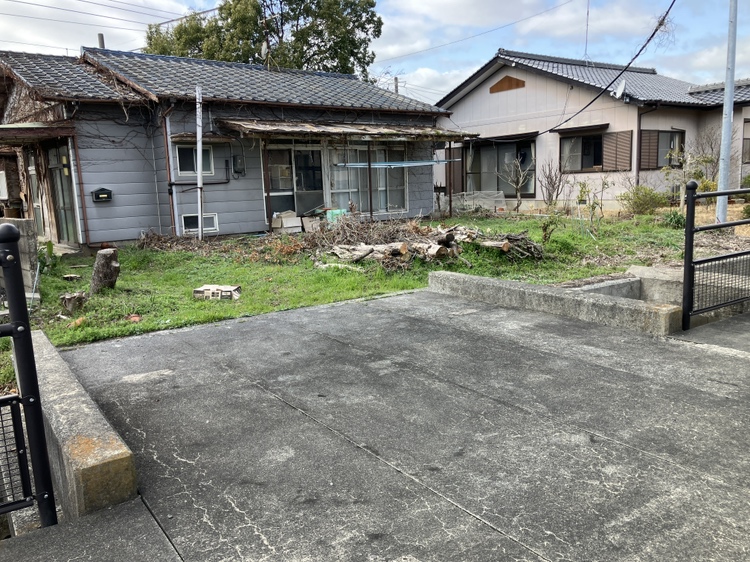 居能町三丁目　売地　古家付現況渡しの外観